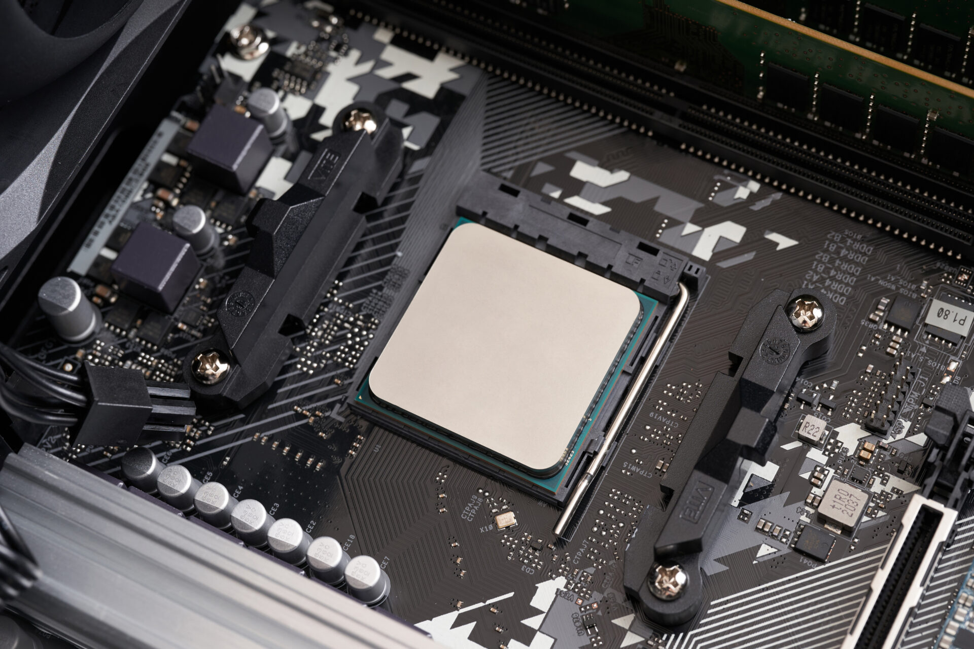 【AMD版】RyzenCPU・マザーボード対応表。互換性を確認しよう【チップセット・ソケット一覧】